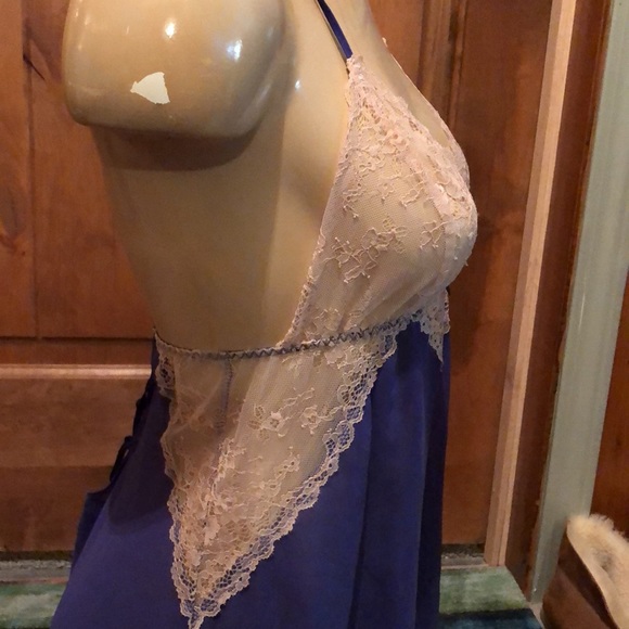 Super sexy lacy Victoria’s Secret nighty medium - Picture 5 of 9